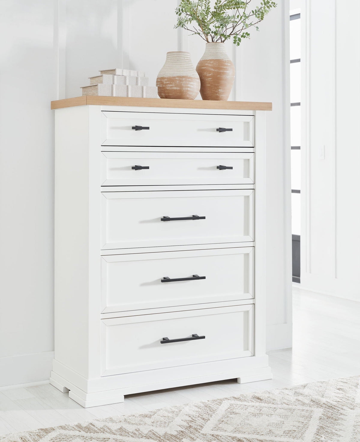 Ashbryn – Five Drawer Chest – White / Natural