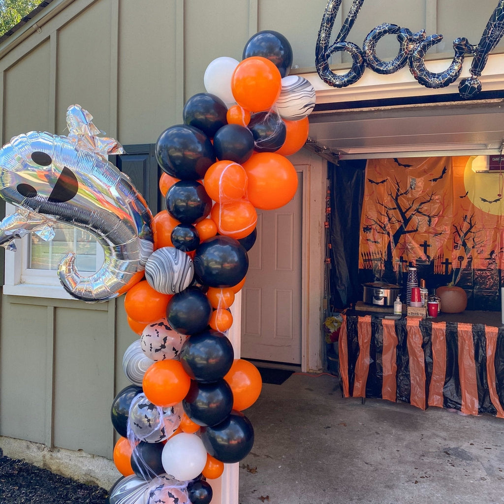 Classic Halloween Balloon Garland Kit – Black, Orange, Ghost & Bats