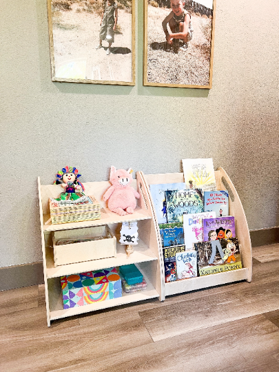 SARAFINA + FINA – Toy Shelf + Bookshelf