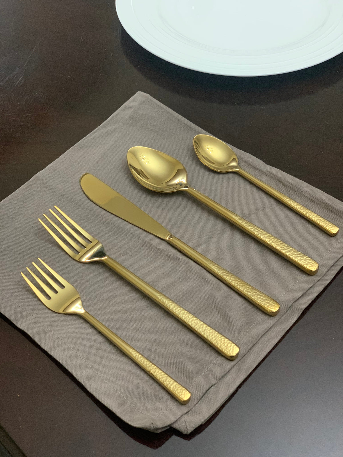 Vibhsa 20 Piece Gold Flatware Set, Service for 4 – Shiny