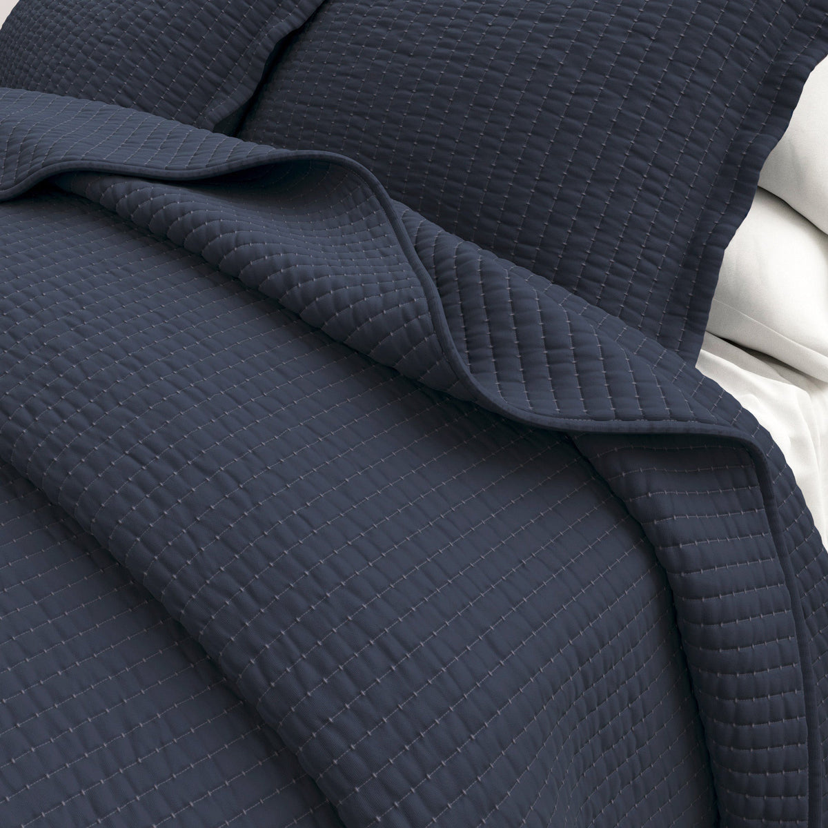 Solid Quilt – Alicia Collection
