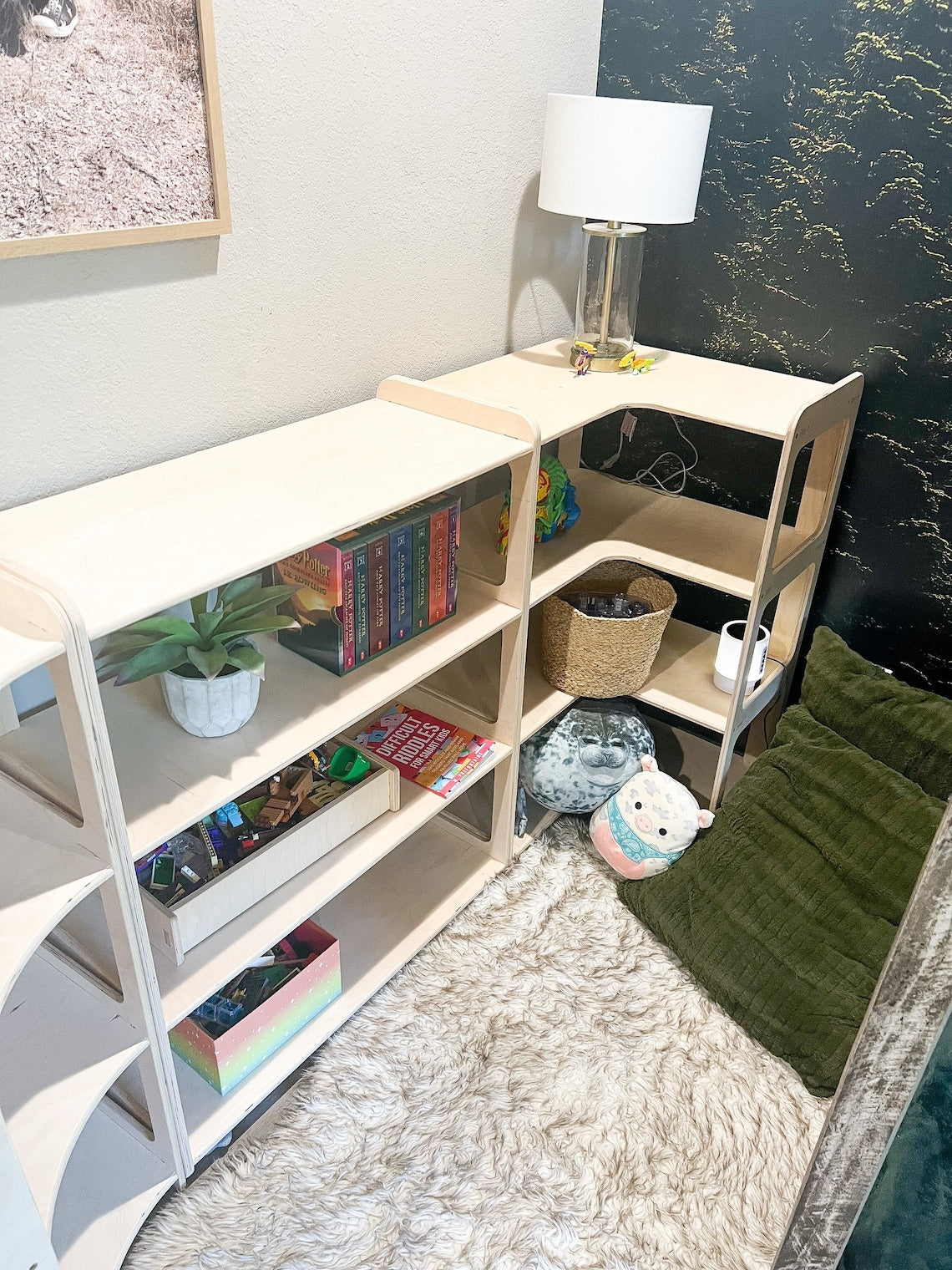 JERRY – Corner Toy Shelf