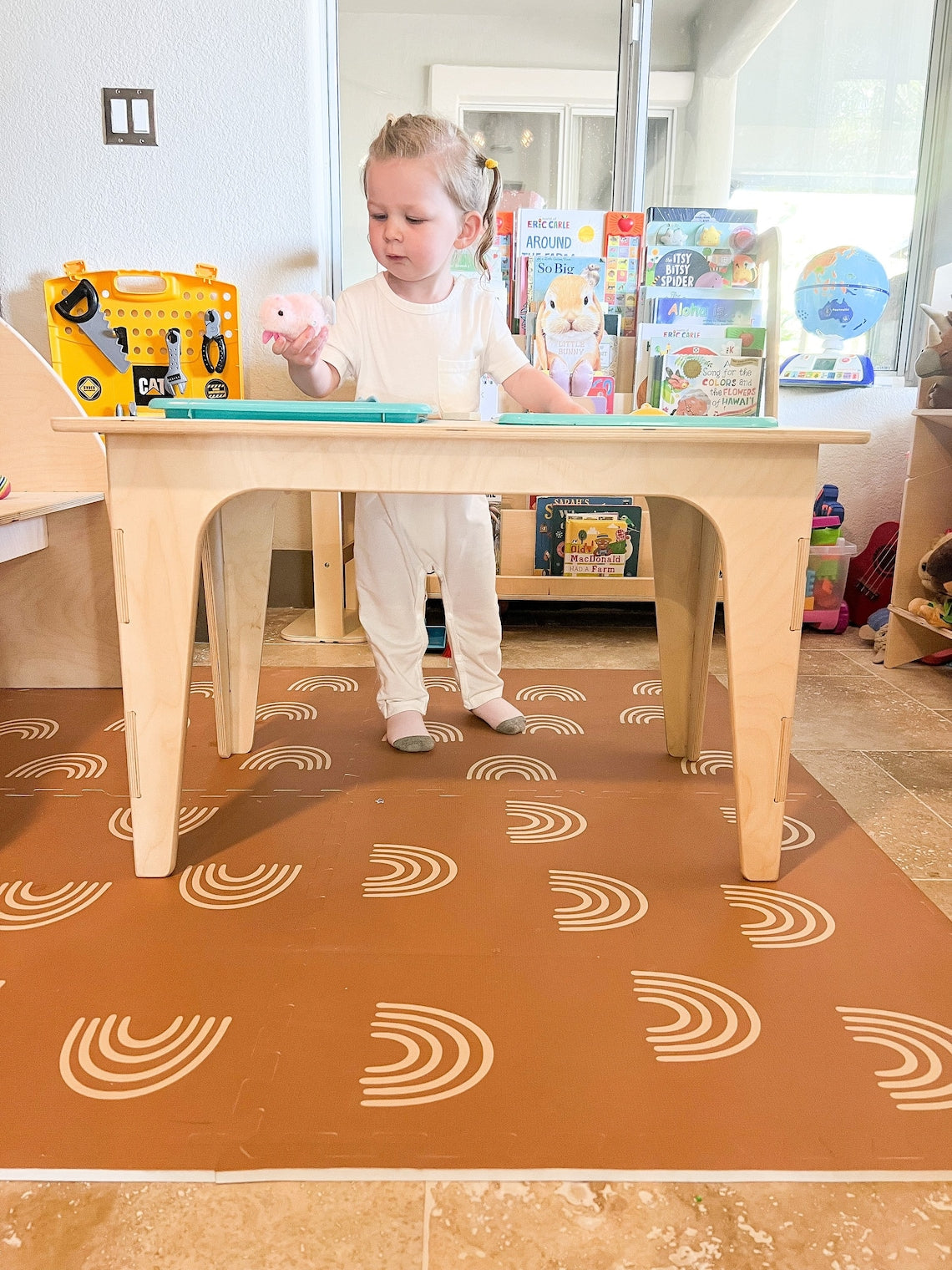 MADDIE – Sensory Table