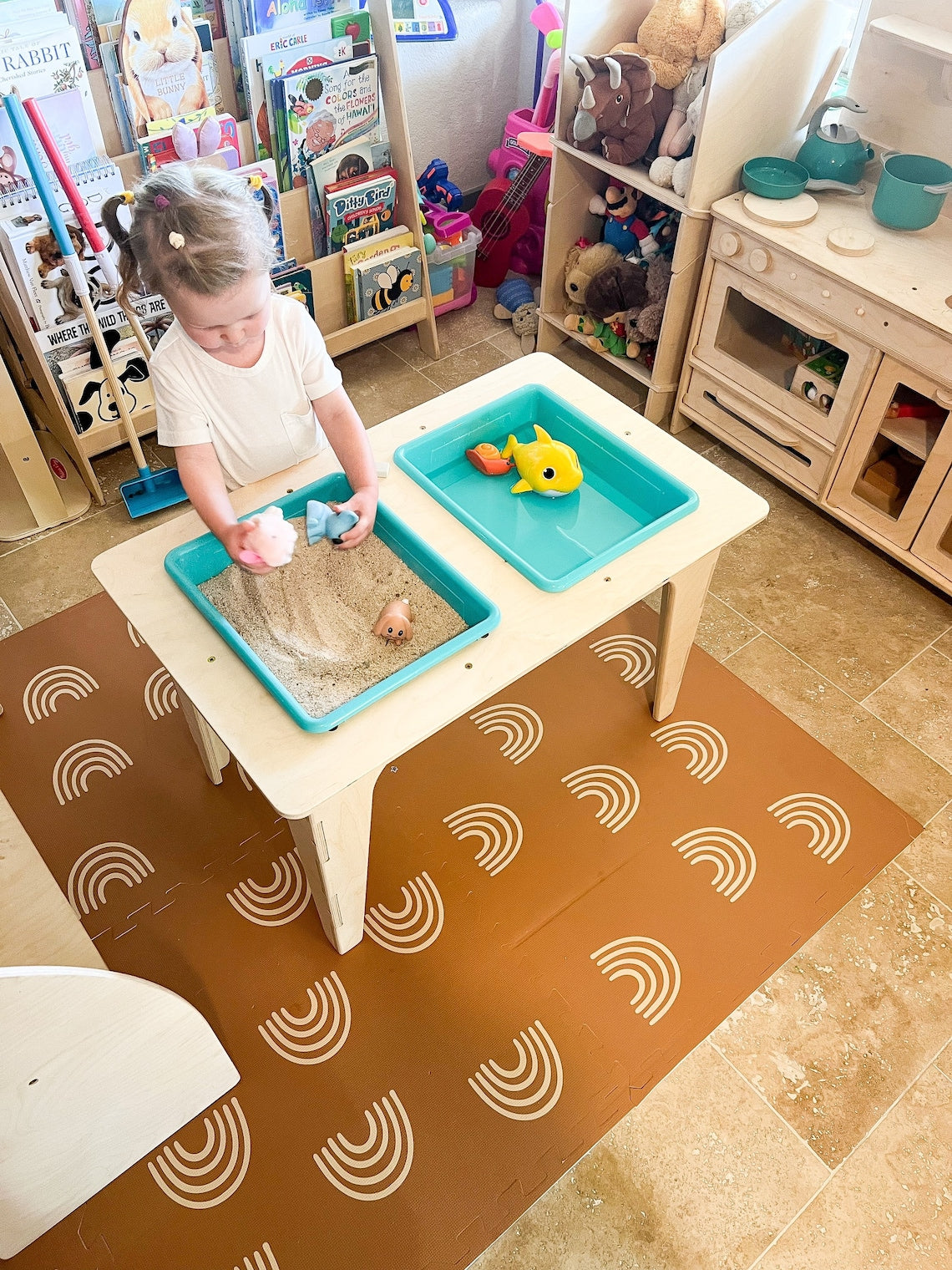 MADDIE – Sensory Table
