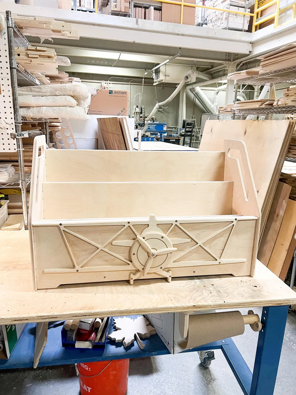 EARHART – Airplane Bookshelf