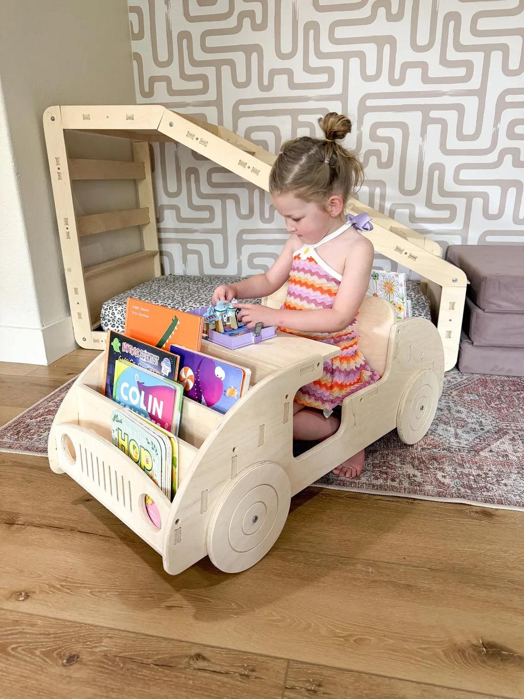 FELIX – Car Inspired Double Sided Bookshelf