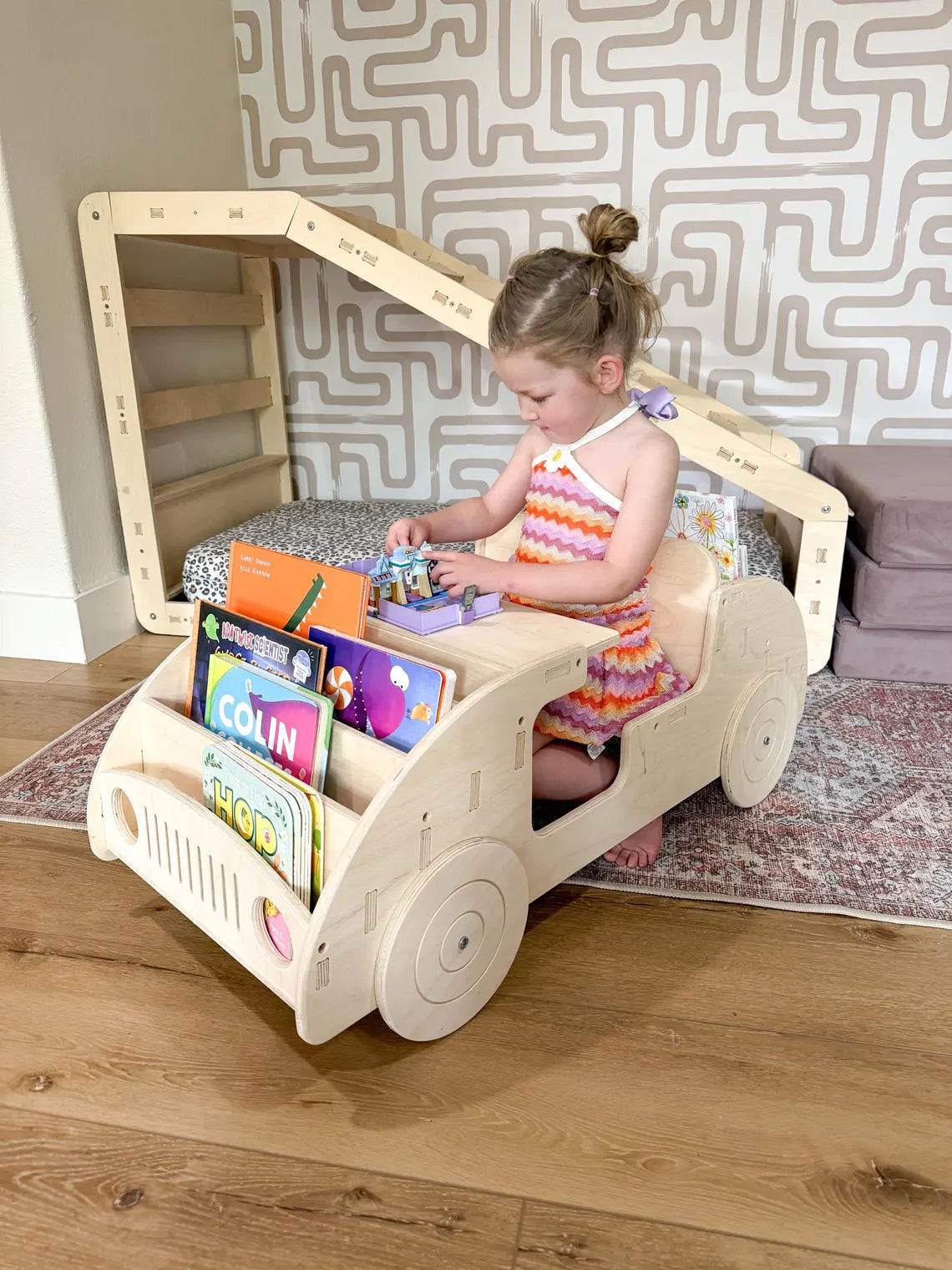 FELIX – Car Inspired Double Sided Bookshelf
