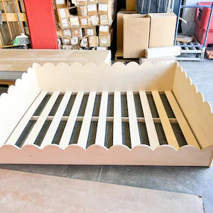 CARLIE – Scalloped Bed