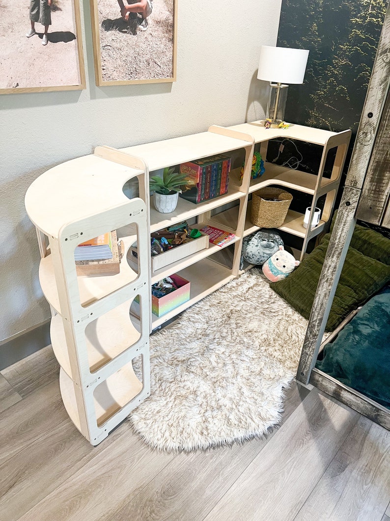 JERRY – Corner Toy Shelf