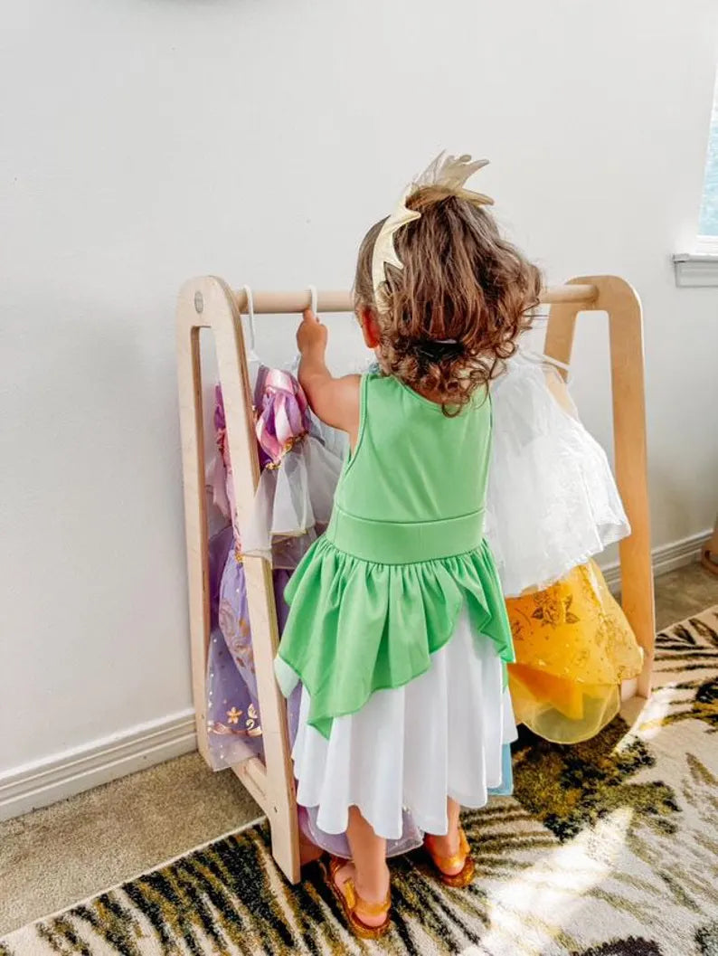 TATI – Clothing Rack