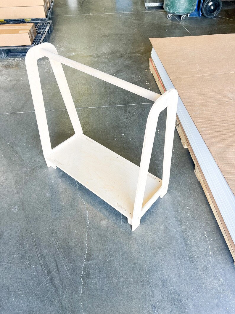 TATI – Clothing Rack