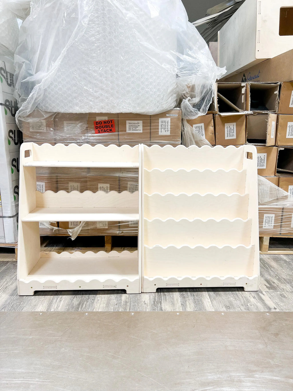 LORI SCALLOPED – Bookshelf + Toy Shelf Set