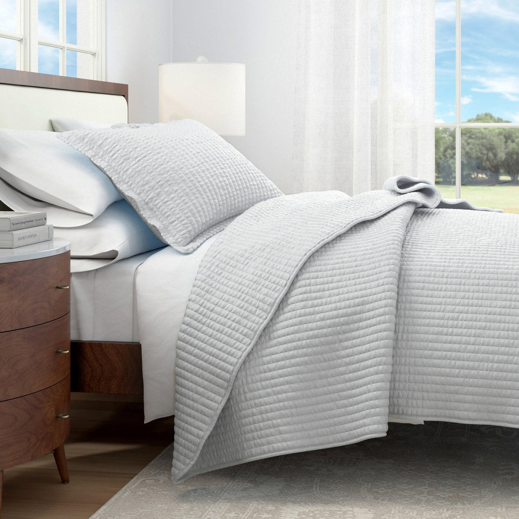 Solid Quilt – Alicia Collection