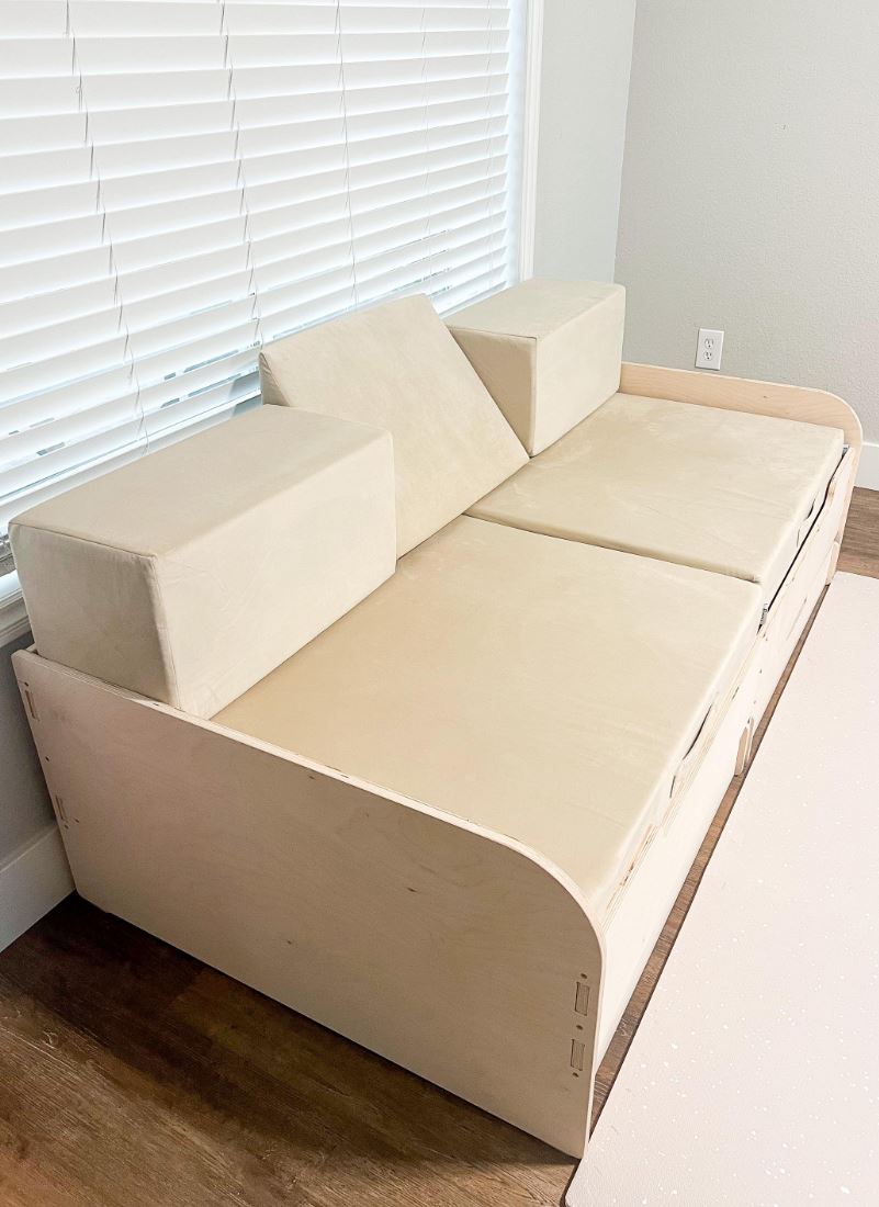 LIA – Play Cushion Couch
